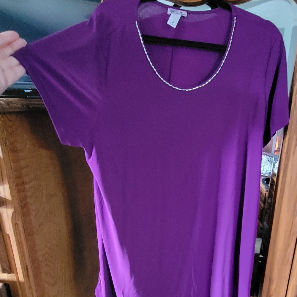 Purple 2x shirt with bling around collar
